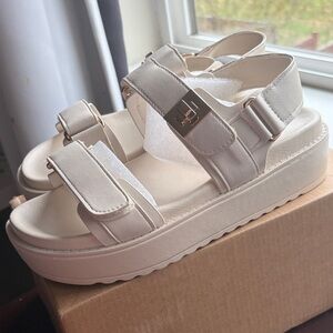Women's Cream Platform size 7 Sandals
